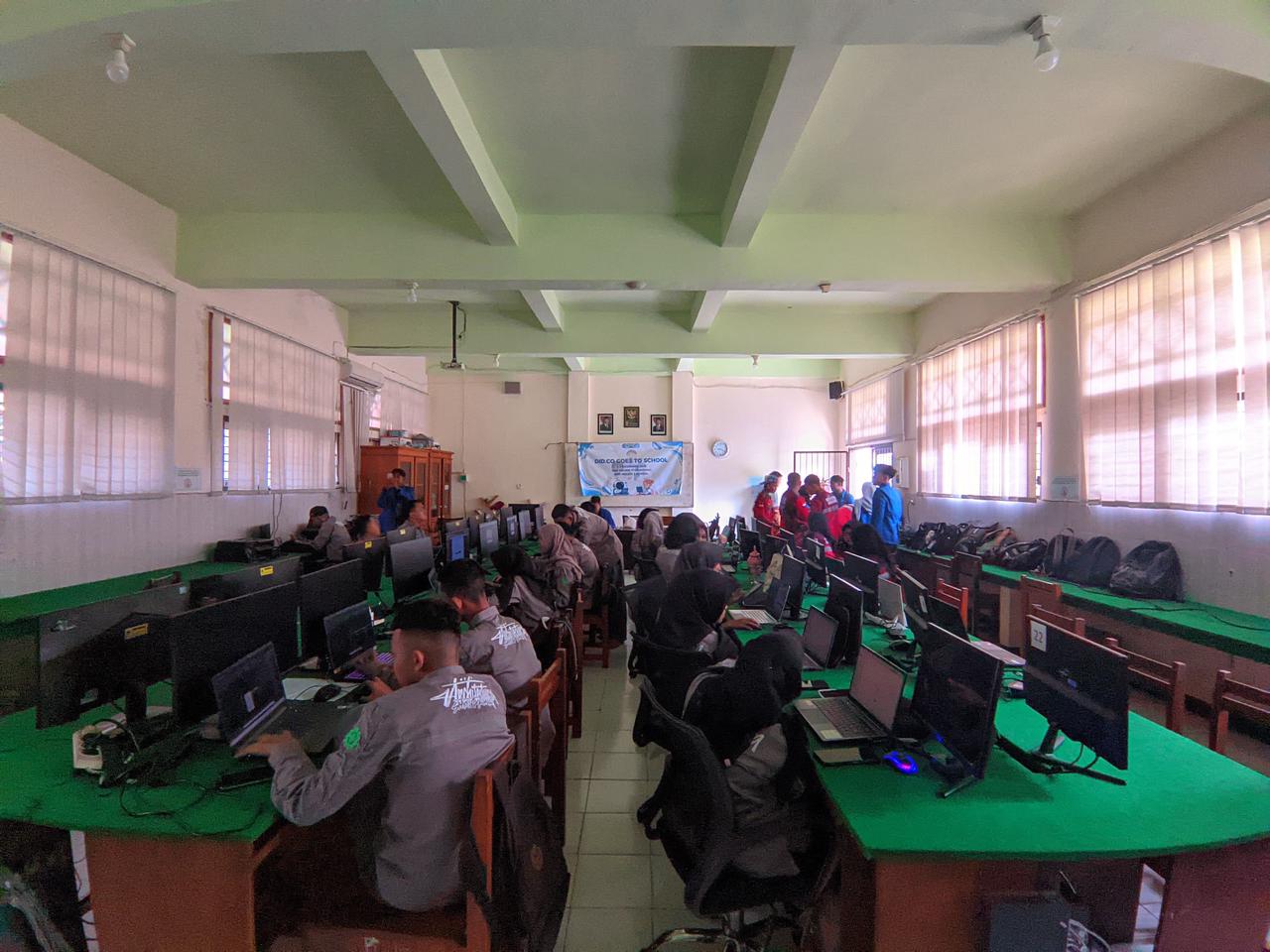 DID.Co Goes To School